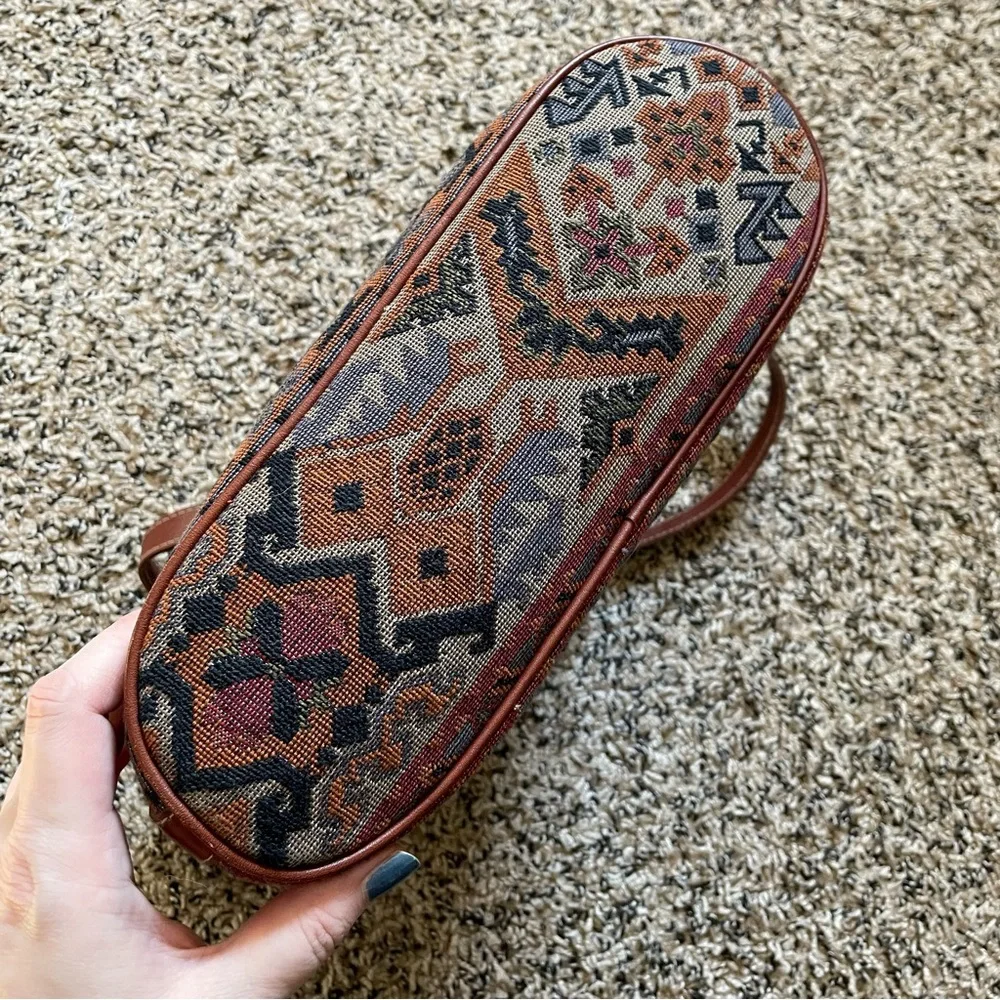 NWT vtg Liz Claiborne Southwestern & Kilim tapestry bucket bag leather trim - Picture 8 of 16